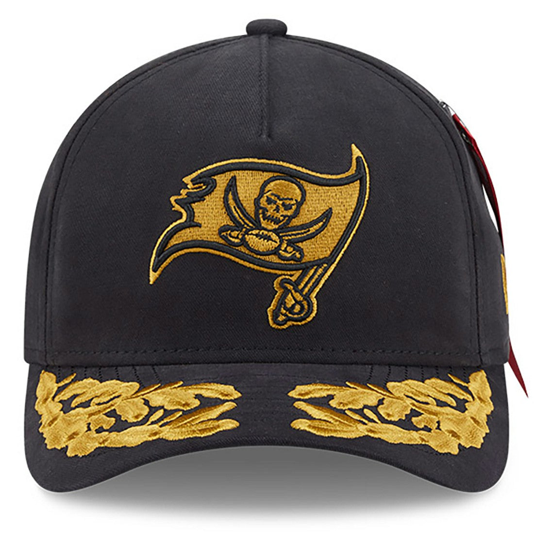 x Alpha Industries A-Frame 9FORTY Adjustable Hat - Tampa Bay Buccaneers