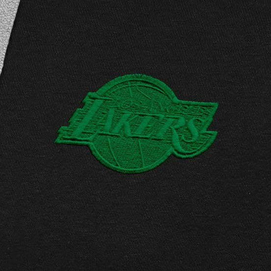 NBA Los Angeles Lakers Antigua St. Patrick's Day Victory Raglan Pullover Hoodie