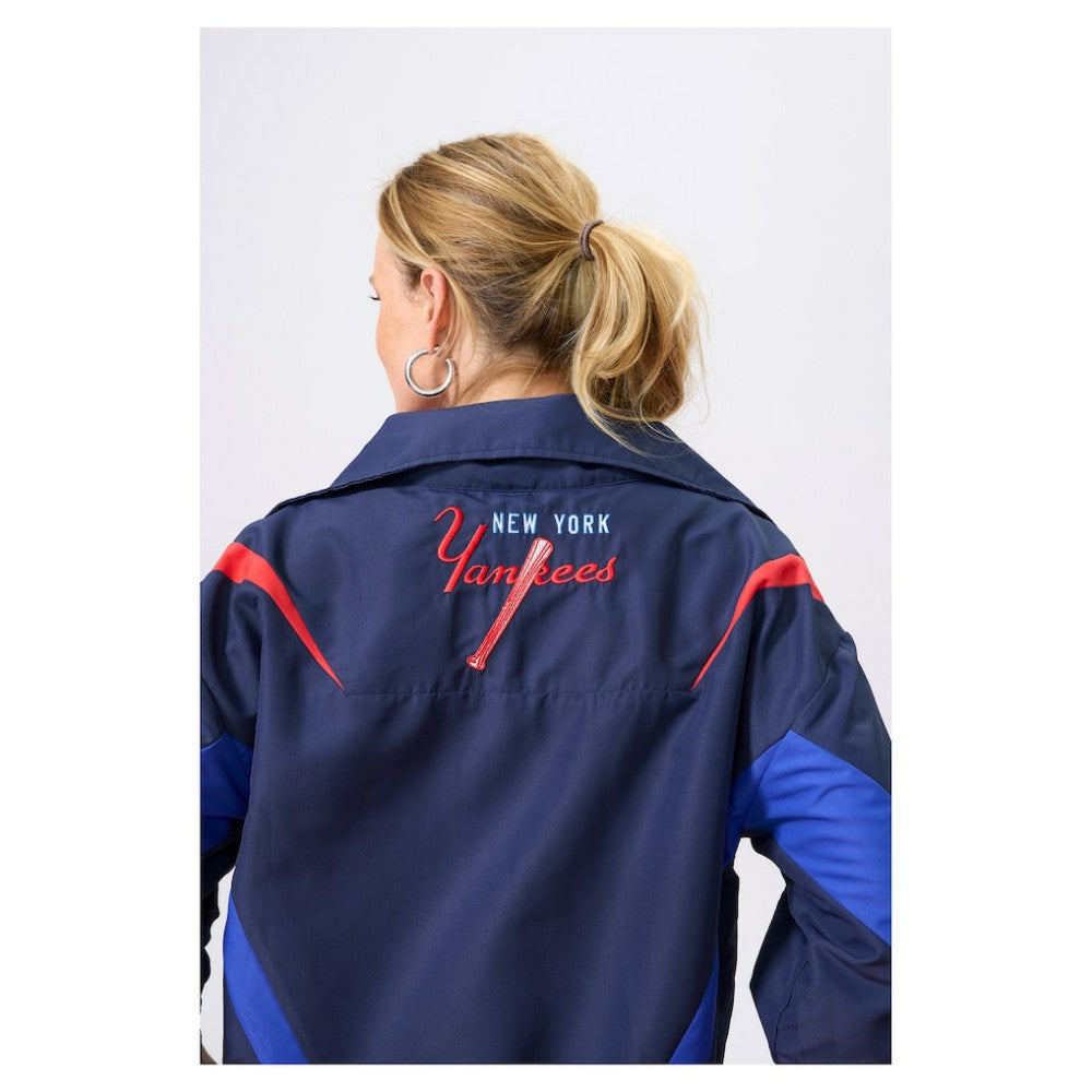 MLB New York Yankees Terez Women's Ripstop Chevron Quarter-Zip Pullover