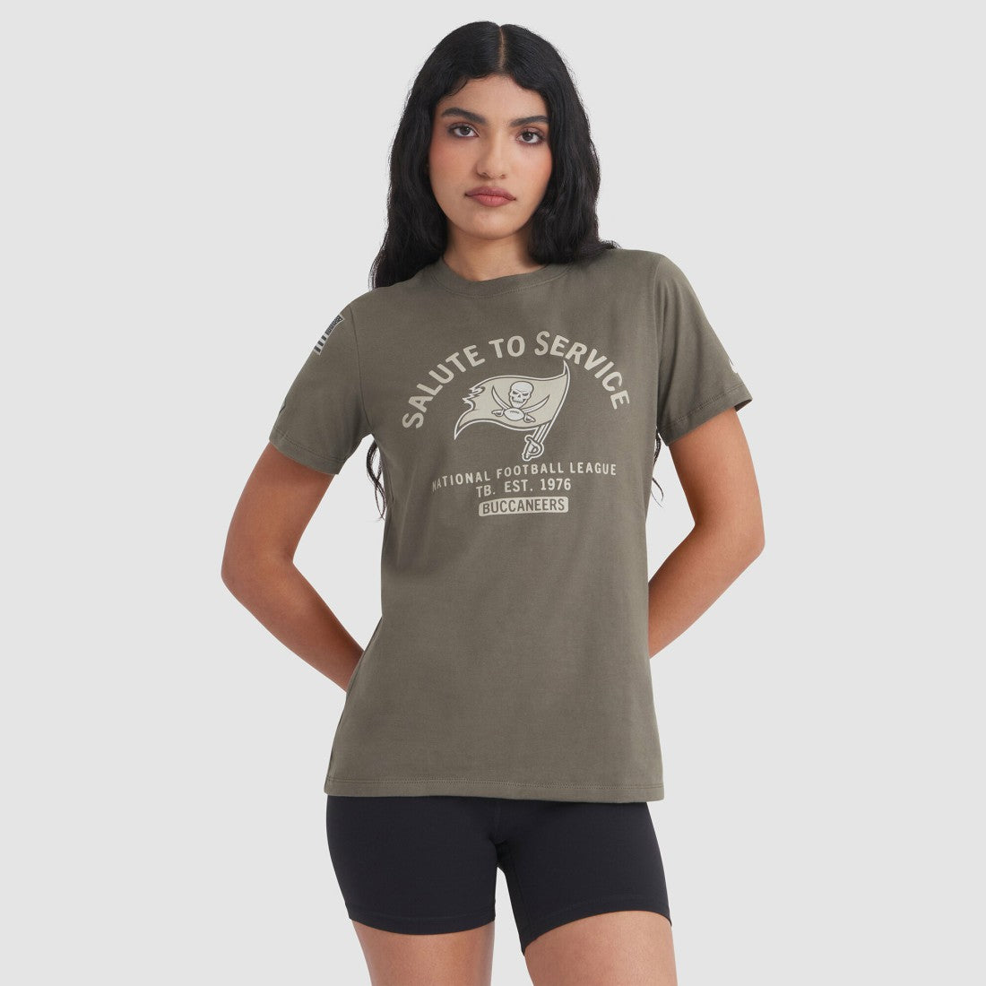 Women's 2025 Salute to Service Sideline T-Shirt - Tampa Bay Buccaneers