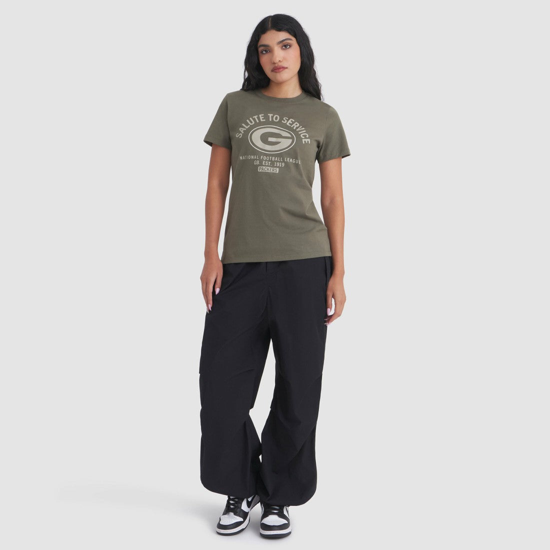 Women's 2025 Salute to Service Sideline T-Shirt - Green Bay Packers