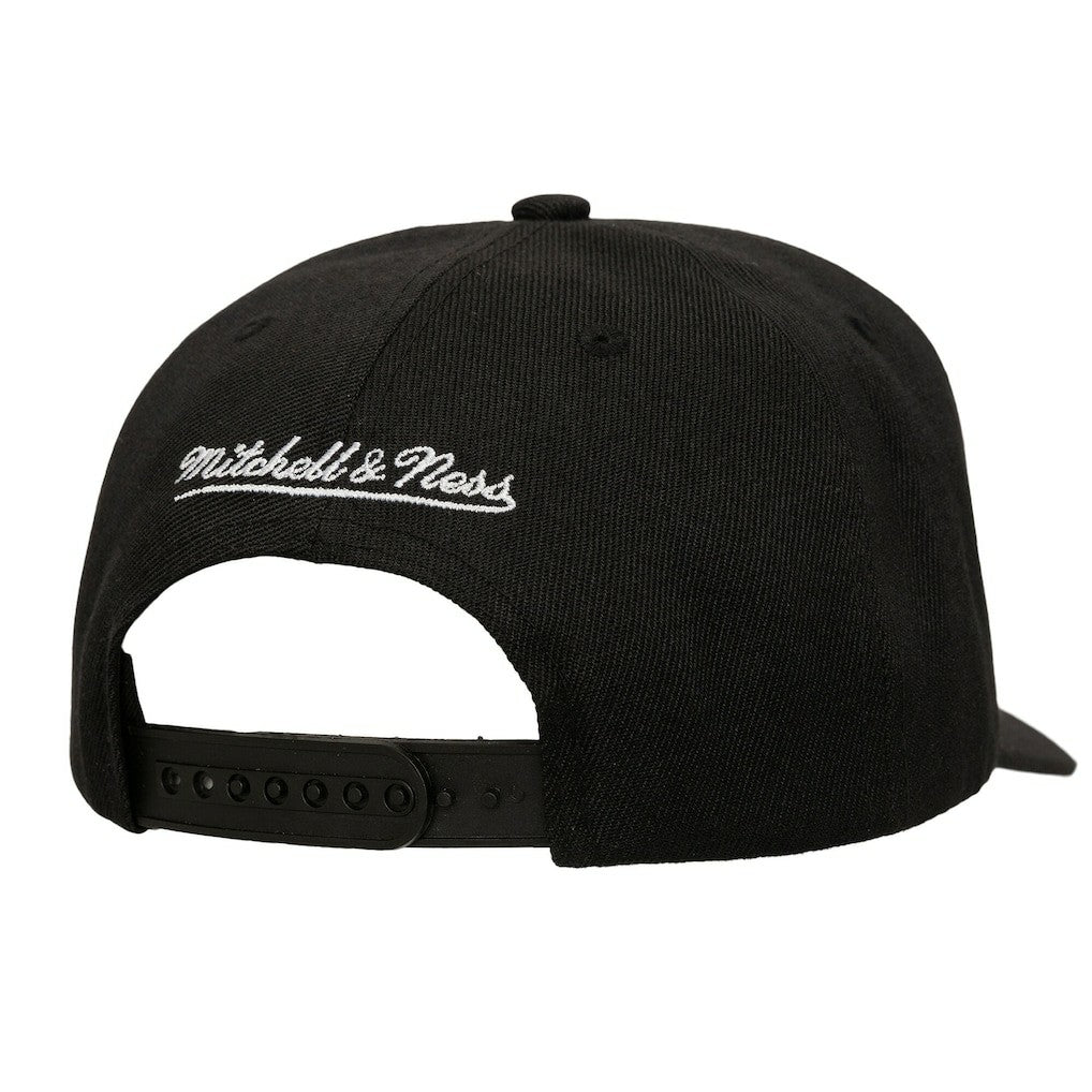 NBA Chicago Bulls Tilted Pro Pinch Adjustable Hat