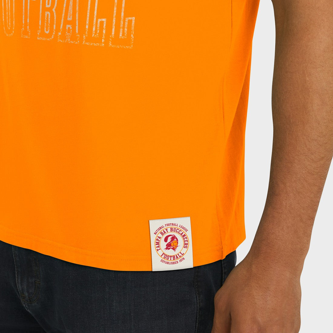 Darius Rucker Collection Distressed Throwback Shoulder Stripe T-Shirt - Tampa Bay Buccaneers