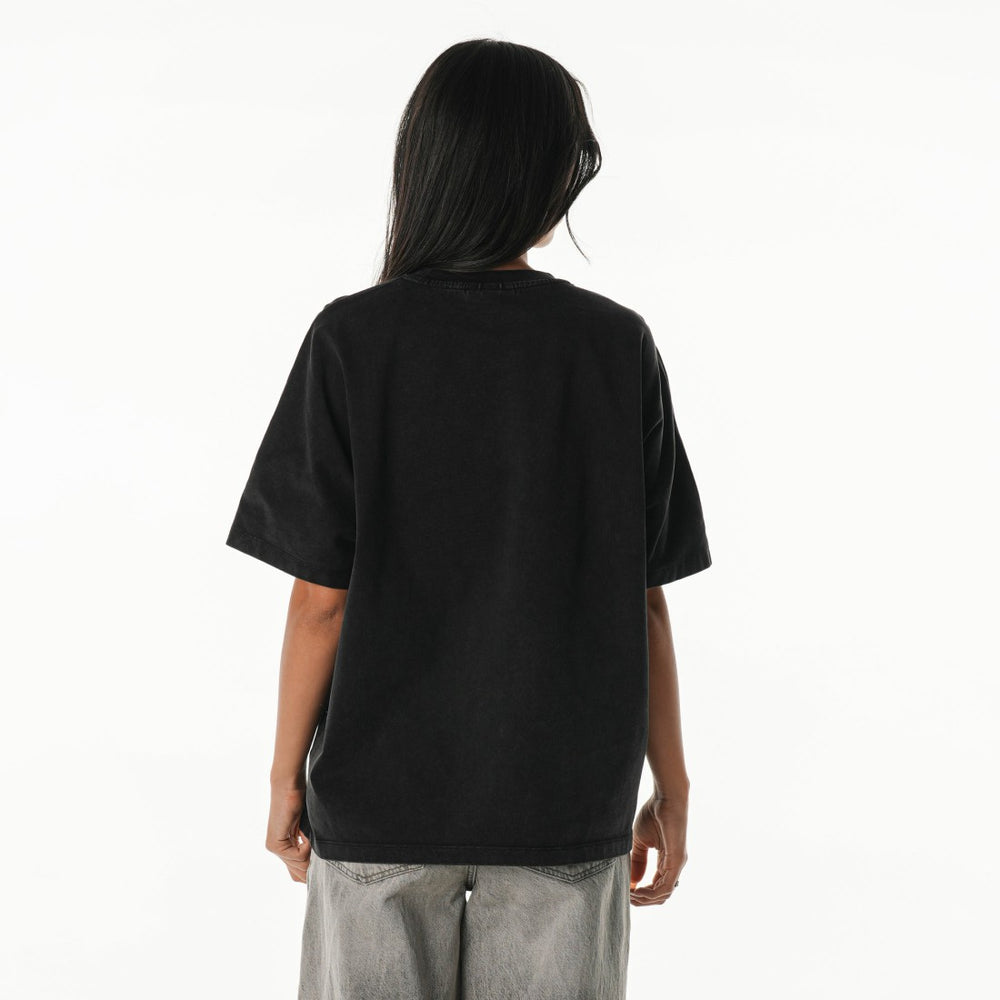 The Wild Collective Women's Oversized Laurel Graphic Dolman T-Shirt - Detroit Lions