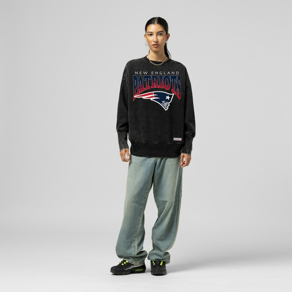 Women's Delineate Mineral Wash Crewneck Sweatshirt - New England Patriots