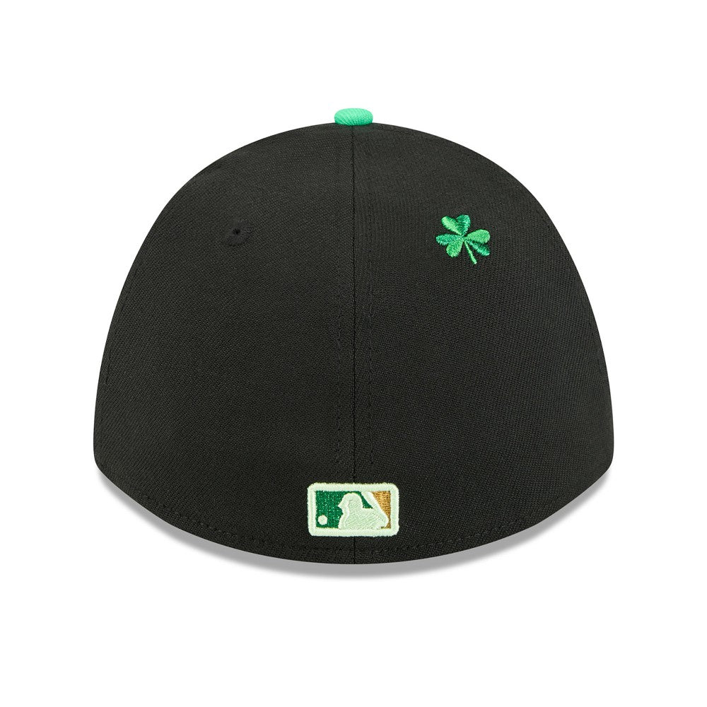 MLB Milwaukee Brewers New Era 2026 St. Patrick's Day 39THIRTY Flex Hat