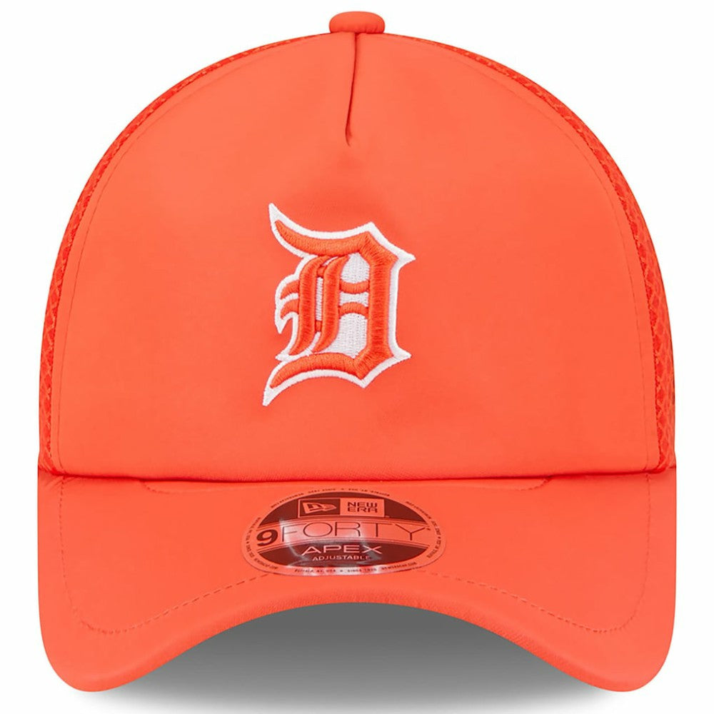 MLB Detroit Tigers New Era 2026 Batting Practice Apex 9FORTY Adjustable Trucker Hat