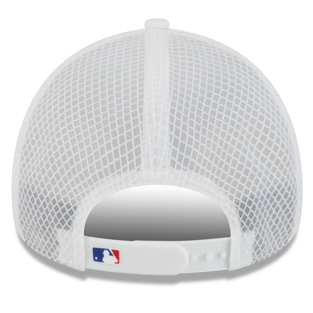 MLB Chicago Cubs New Era 2026 Batting Practice Apex 9FORTY Adjustable Trucker Hat