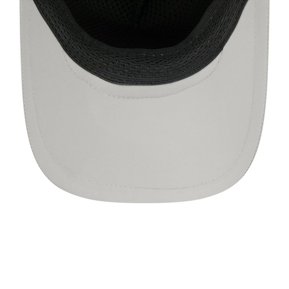 MLB Chicago White Sox New Era 2026 Batting Practice Apex 9FORTY Adjustable Trucker Hat