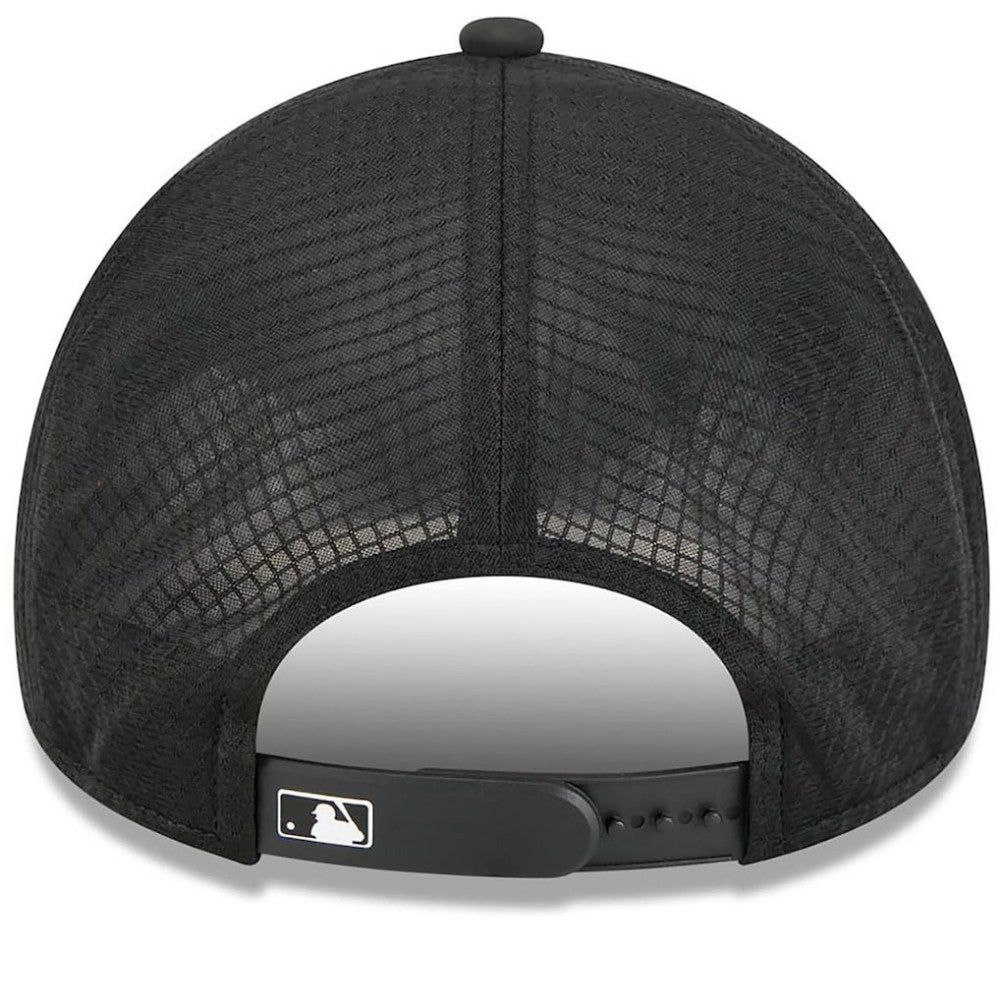 MLB Cincinnati Reds New Era 2026 Batting Practice Apex 9FORTY Adjustable Trucker Hat