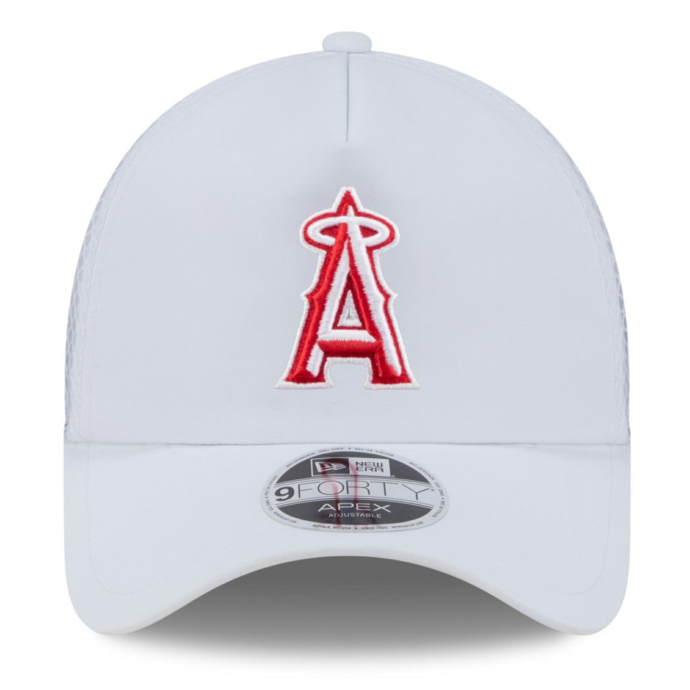 MLB Los Angeles Angels New Era 2026 Batting Practice Apex 9FORTY Adjustable Trucker Hat