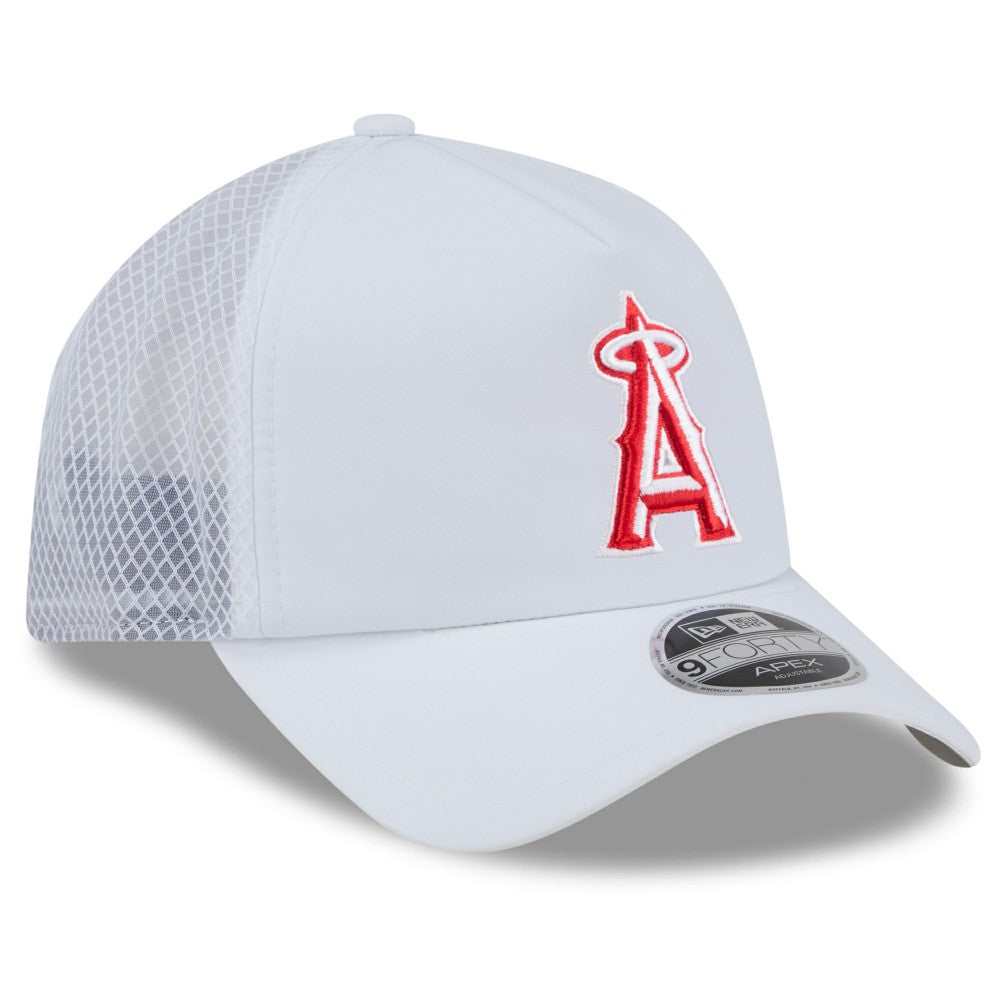 MLB Los Angeles Angels New Era 2026 Batting Practice Apex 9FORTY Adjustable Trucker Hat