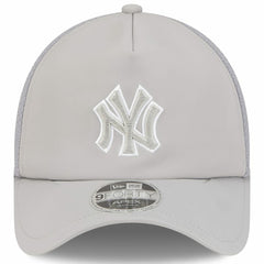 MLB New York Yankees New Era 2026 Batting Practice Apex 9FORTY Adjustable Trucker Hat