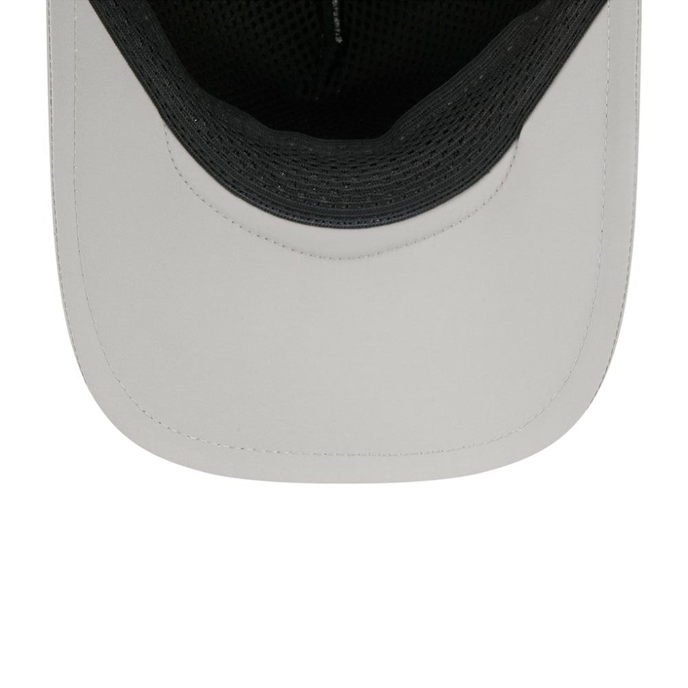 MLB New York Yankees New Era 2026 Batting Practice Apex 9FORTY Adjustable Trucker Hat