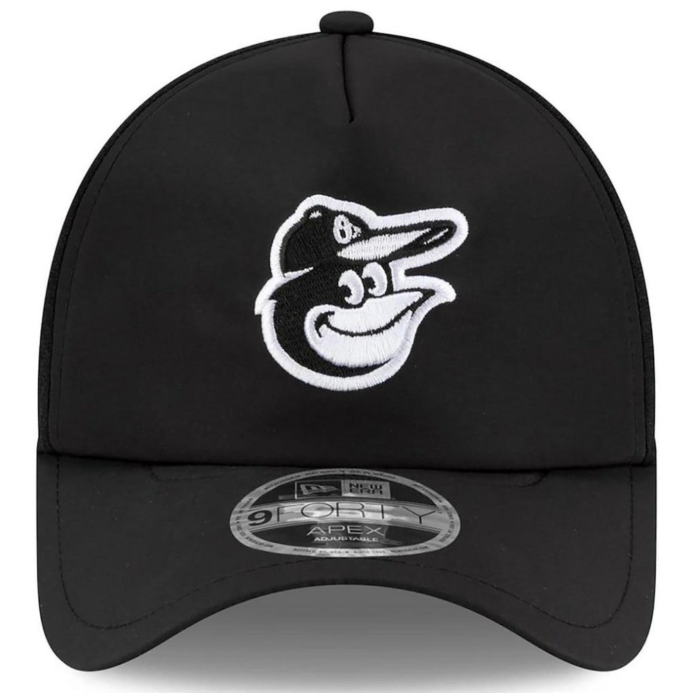 MLB Baltimore Orioles New Era 2026 Batting Practice Apex 9FORTY Adjustable Trucker Hat
