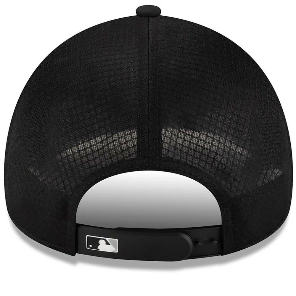 MLB Chicago White Sox New Era 2026 Batting Practice Apex 9FORTY Adjustable Trucker Hat