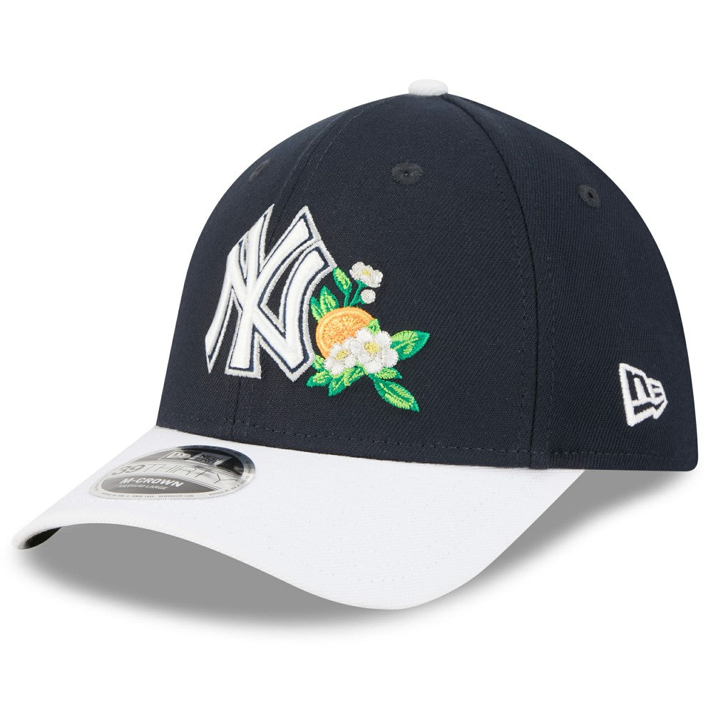 MLB New York Yankees New Era 2026 Spring Training M-Crown 39THIRTY Flex Hat