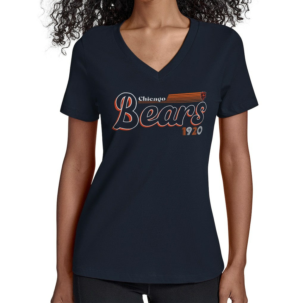 Starter Women's Groovy Script V-Neck T-Shirt - Chicago Bears