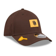 MLB San Diego Padres New Era 2026 Clubhouse M-Crown 39THIRTY Flex Hat