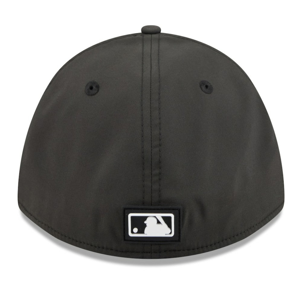 MLB Chicago White Sox New Era 2026 Clubhouse M-Crown 39THIRTY Flex Hat