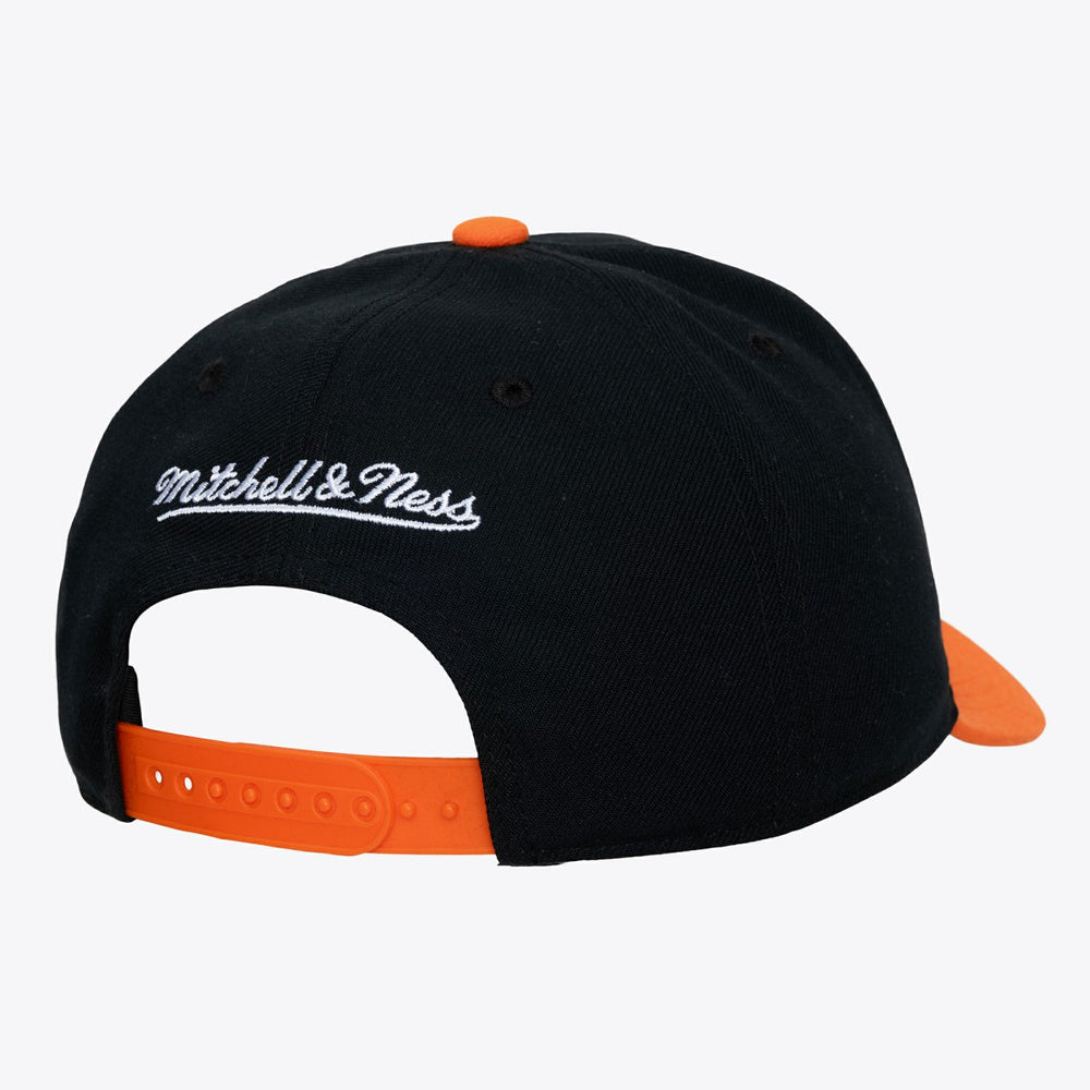 NBA New York Knicks Hardwood Classics Legendary Away Pro-Pinch Adjustable Hat