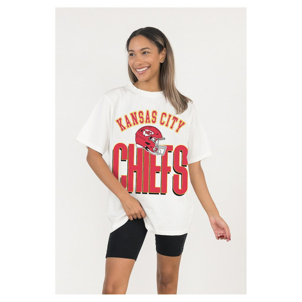 Gameday Couture Women's Oversized Classic Fierce Focus T-Shirt - Kansas City Chiefs