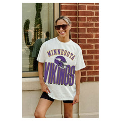 Gameday Couture Women's Oversized Classic Fierce Focus T-Shirt - Minnesota Vikings