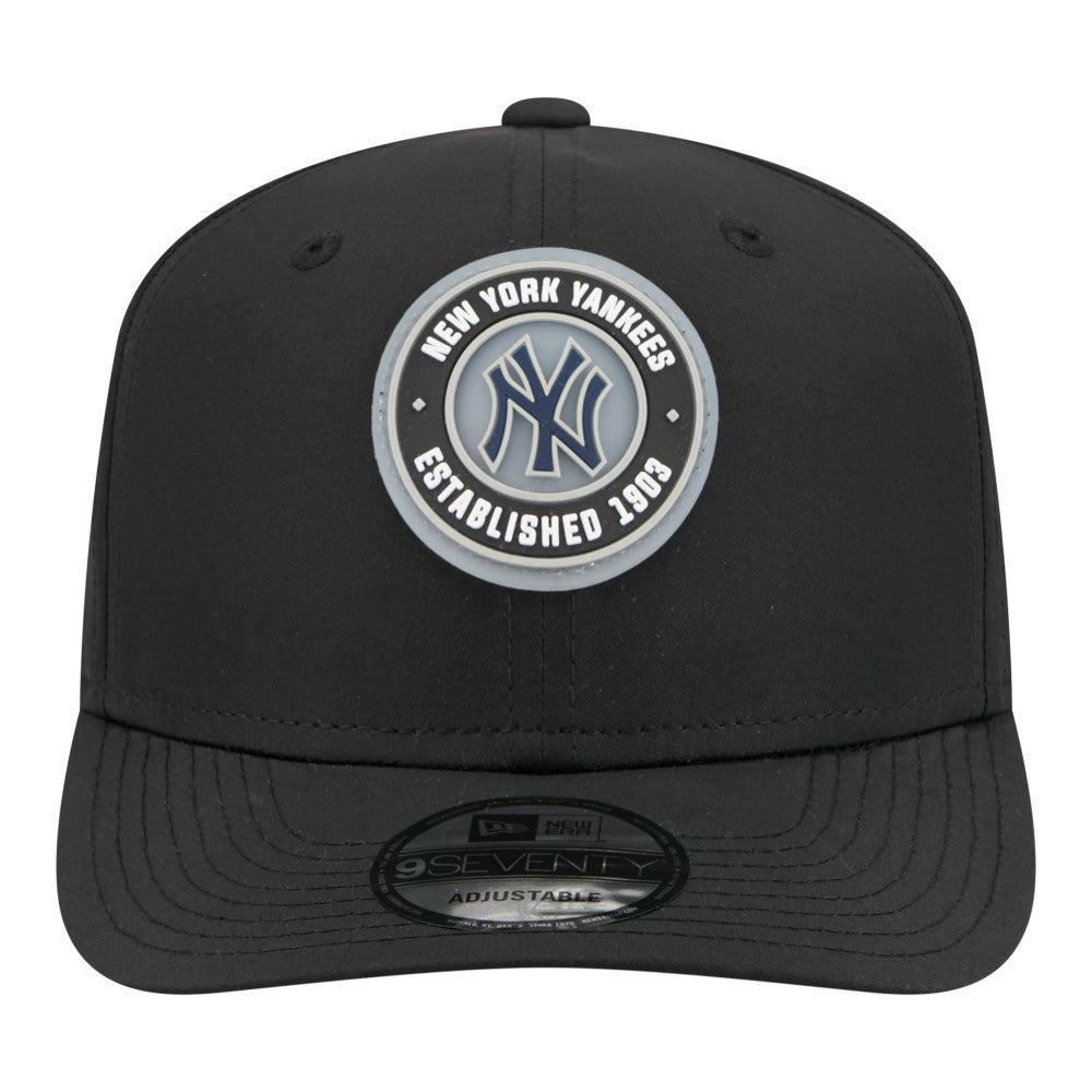 MLB New York Yankees New Era Circle 9SEVENTY Adjustable Hat