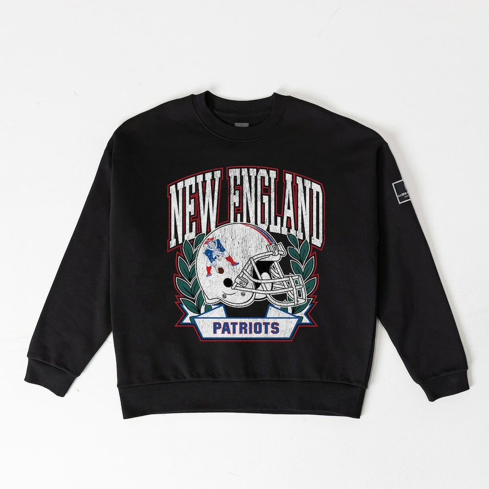 Gameday Couture Women's Oversized Victory Lane Black Label Premium Fleece Sweatshirt - New England Patriots