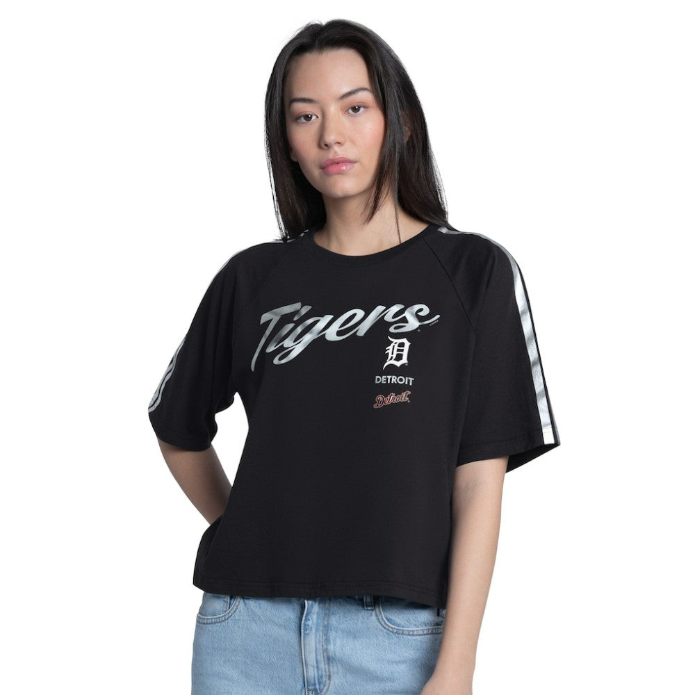 MLB Detroit Tigers G-III 4Her by Carl Banks Women's Classic Play Cropped T-Shirt