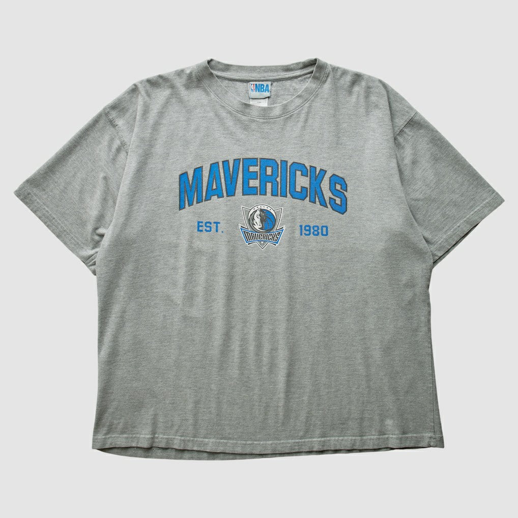 NBA Dallas Mavericks NBA 2000s T-shirt sale