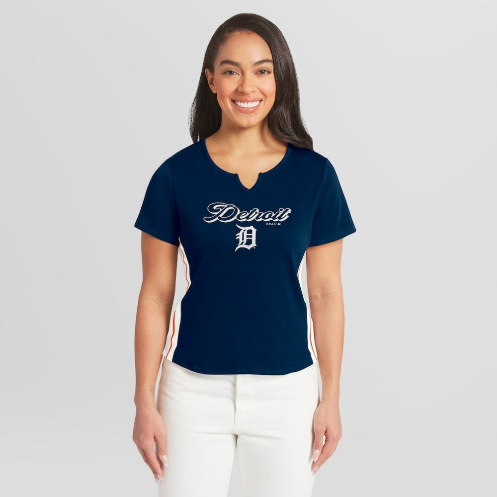 MLB Detroit Tigers WEAR by Erin Andrews Women's Notch Neck Cropped T-Shirt