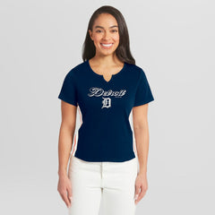 MLB Detroit Tigers WEAR by Erin Andrews Women's Notch Neck Cropped T-Shirt