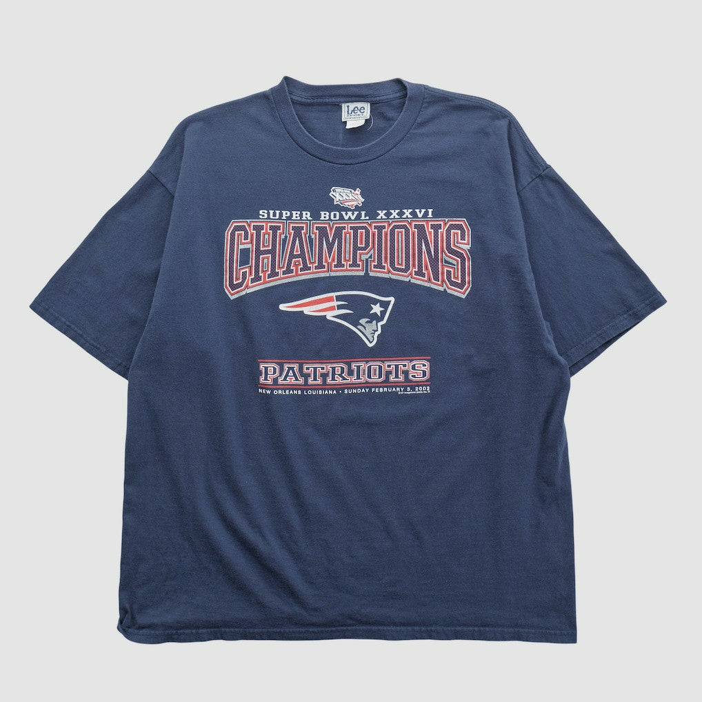 Lee Apparel 2002 T-shirt - New England Patriots