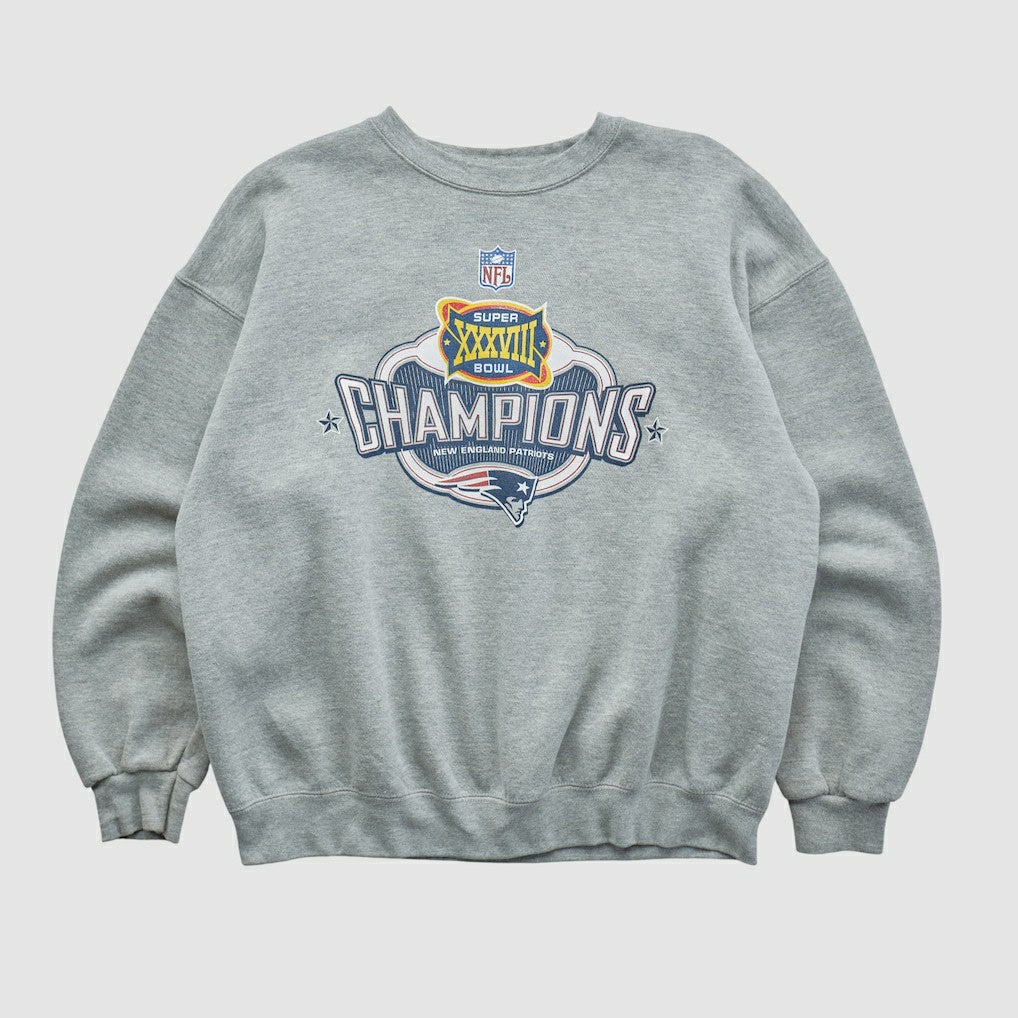 Super Bowl XXXVIII Lee Apparel 2004 Pullover Sweatshirt - New England Patriots