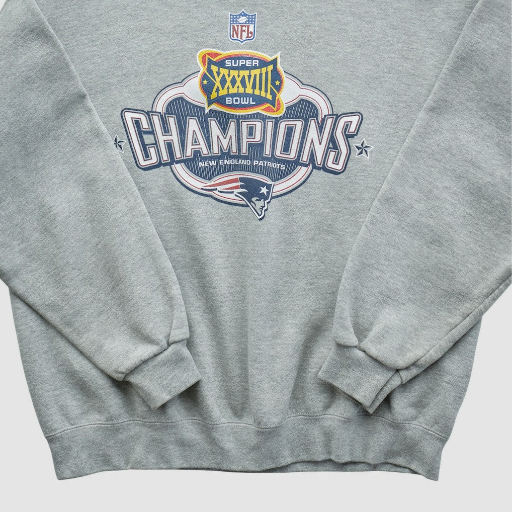 Super Bowl XXXVIII Lee Apparel 2004 Pullover Sweatshirt - New England Patriots
