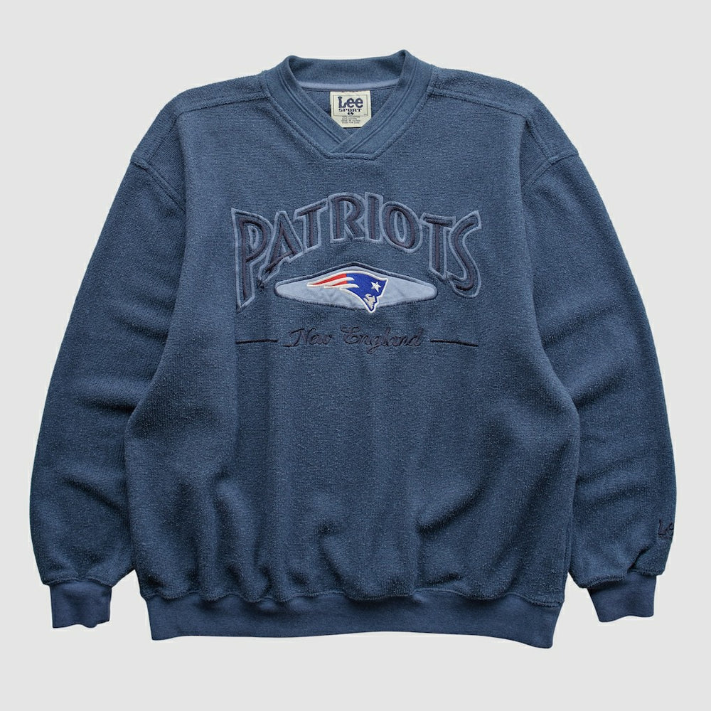 Lee Apparel 90s Pullover Sweatshirt - New England Patriots