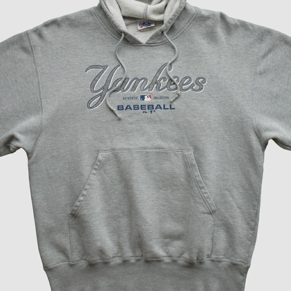 MLB New York Yankees Majestic 2000s Hooded Pullover Sweatshirt