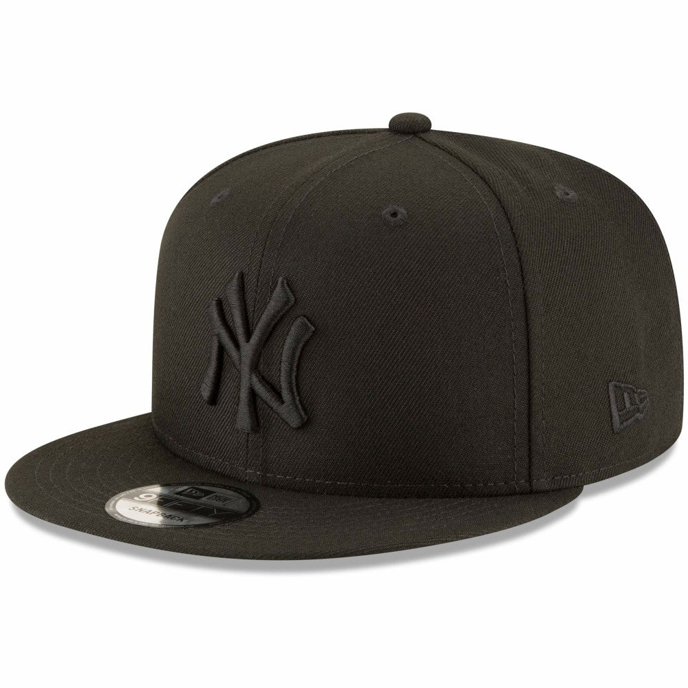 MLB New York Yankees New Era Black on Black 9FIFTY Team Snapback Adjustable Hat