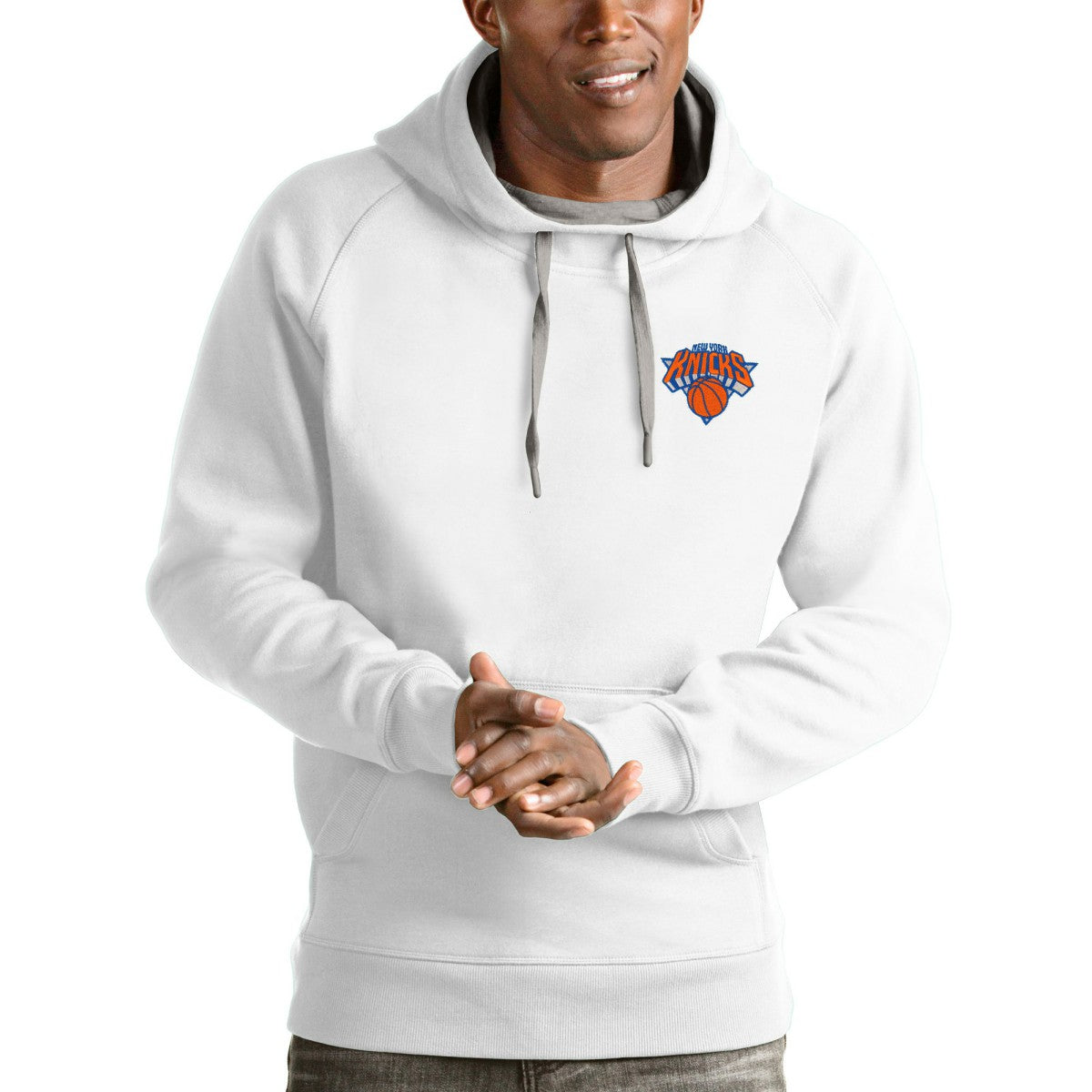NBA New York Knicks Antigua Victory Pullover Hoodie