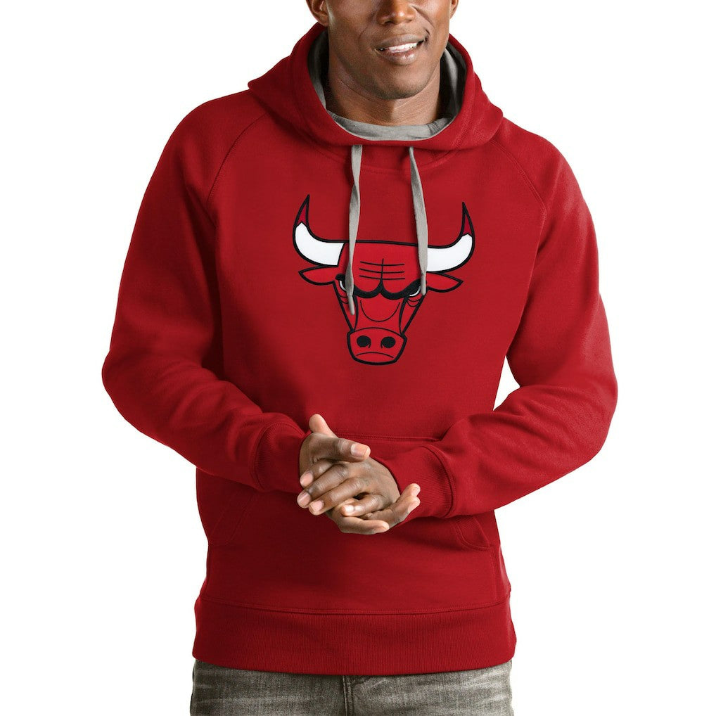 NBA Chicago Bulls Antigua Logo Victory Pullover Hoodie