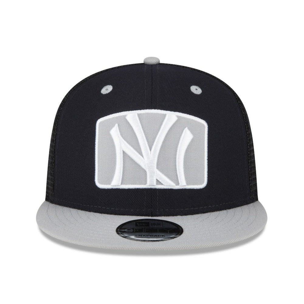 MLB New York Yankees New Era Logo Zoom Trucker 9FIFTY Snapback Hat