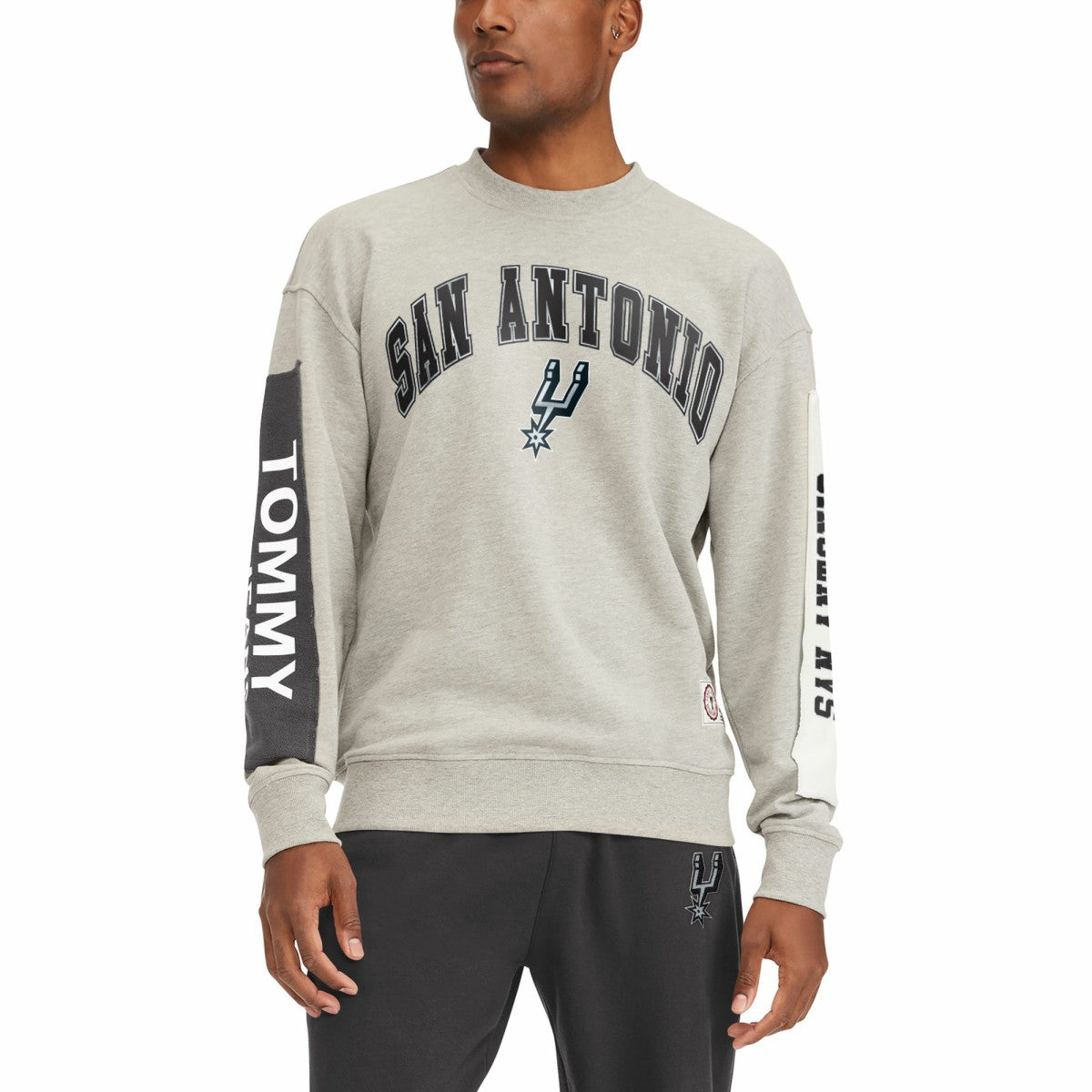 NBA San Antonio Spurs Tommy Jeans James Patch Pullover Sweatshirt