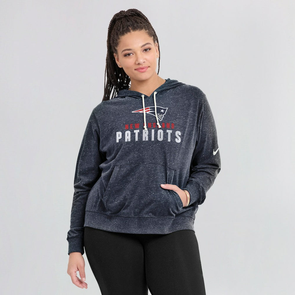 Women's Plus Size Gym Vintage Pullover Hoodie - New England Patriots
