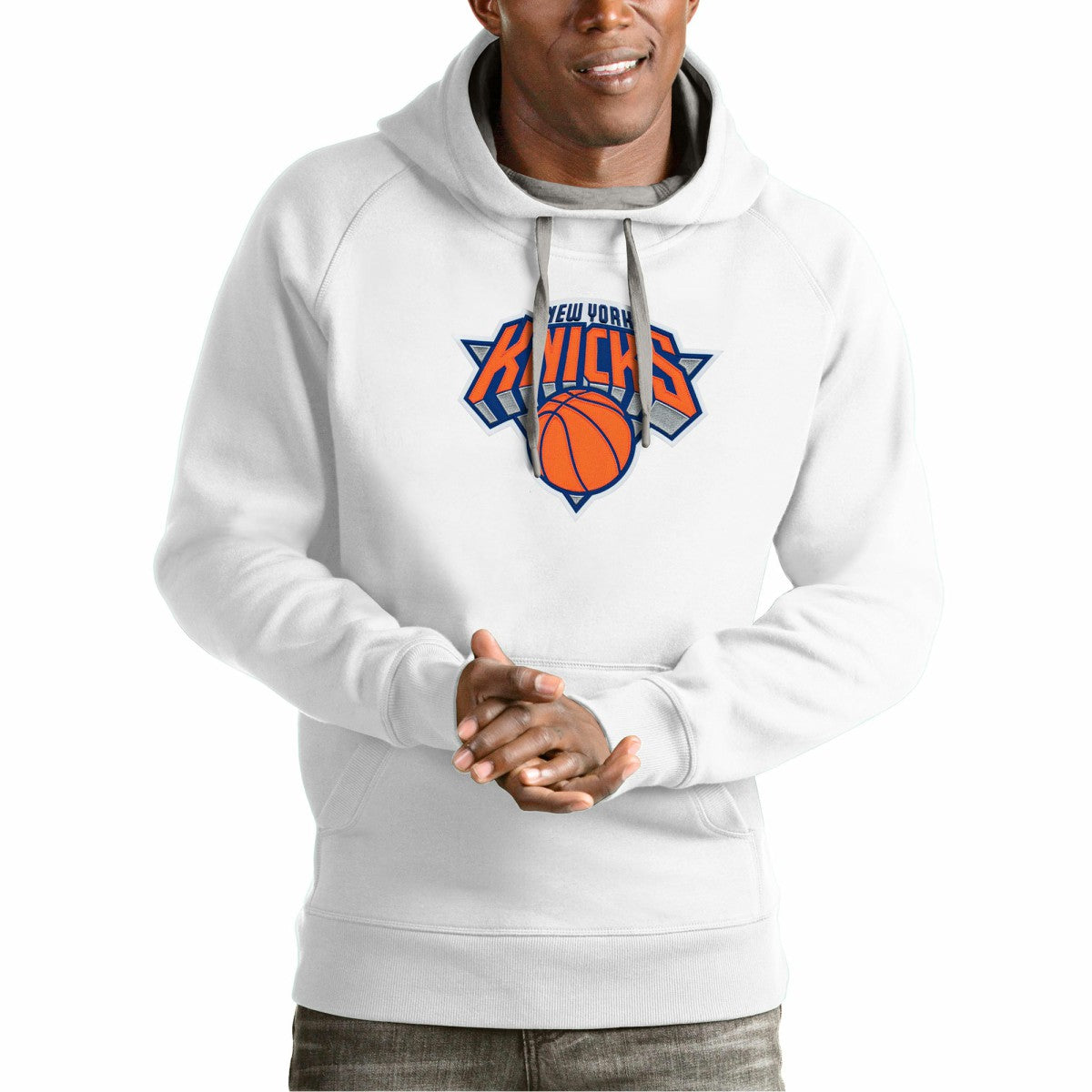 NBA New York Knicks Antigua Team Logo Victory Pullover Hoodie