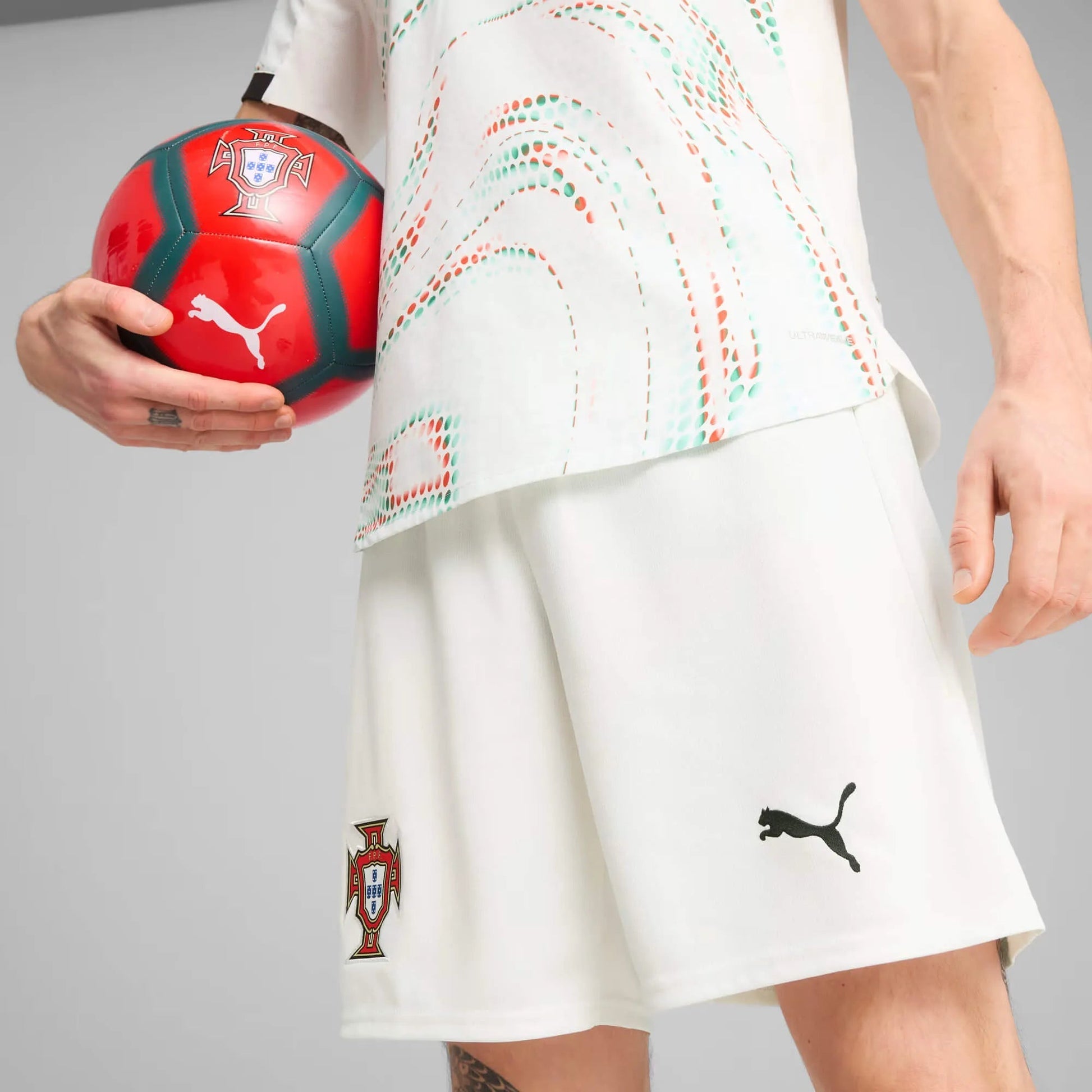 2025-26 Portugal Men's Stadium Away Soccer Shorts  / Puma
